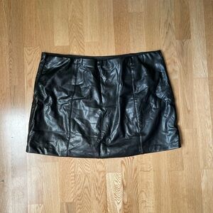 Abercrombie & Fitch Scarlett Vegan Leather mini skort